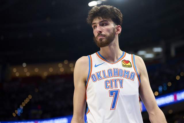 苏群建议重新启用王哲林：他打亚洲球队是一绝