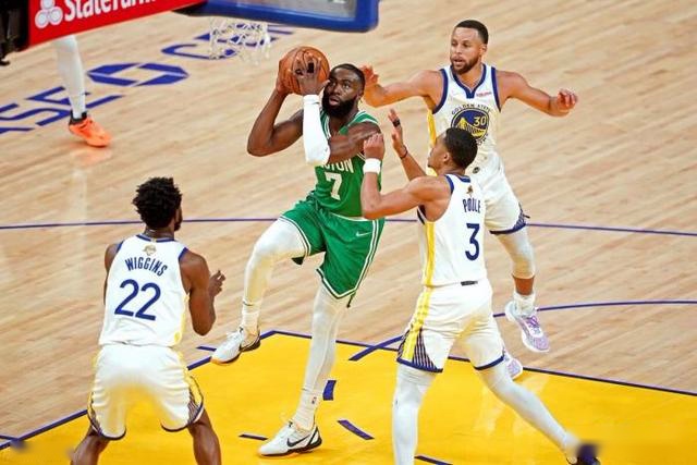 马德里双雄欧冠晋级再迎德比!数据:皇马望破咒